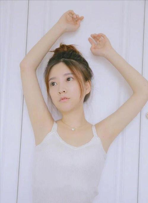 冯莫提的照片,光影交织下的魅力瞬间